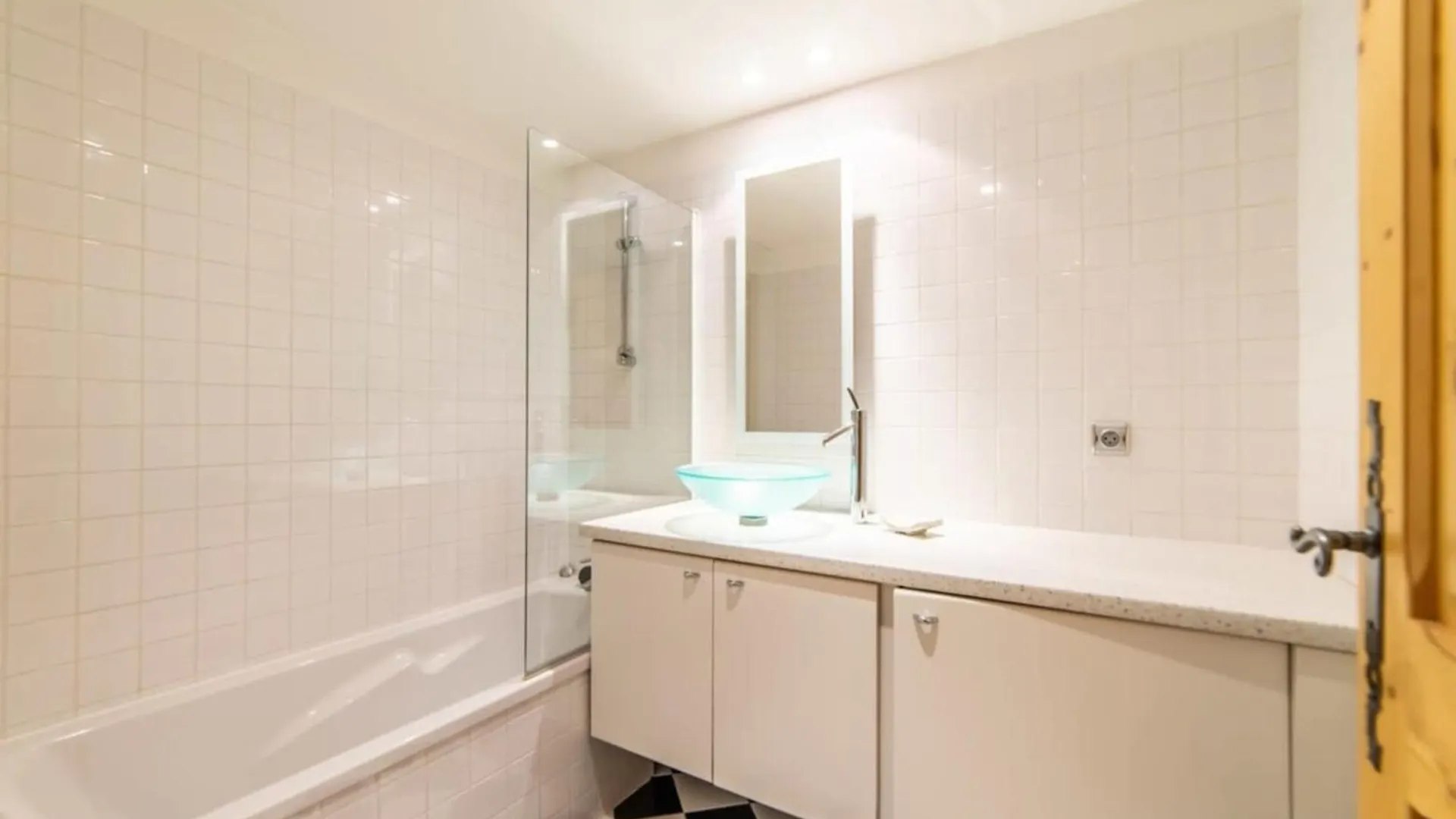 3-Bedroom Flat In The City Centre Chamonix Lägenhet